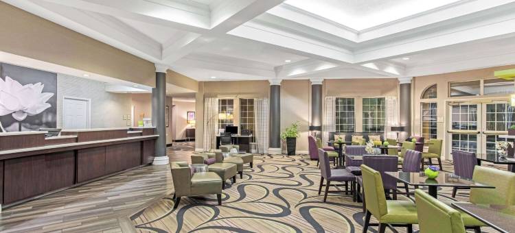 伯明翰霍姆伍德拉昆塔温德姆套房酒店(La Quinta Inn & Suites by Wyndham Birmingham Homewood)图片
