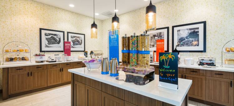 迈阿密市区欢朋套房酒店(Hampton Inn & Suites by Hilton Miami Wynwood Design District)图片