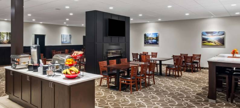 匹特草原贝斯特韦斯特优质套房酒店(Best Western Plus Pitt Meadows Inn  Suites)图片