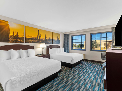 温德姆戴斯酒店及套房-迈措沃凤凰城附近