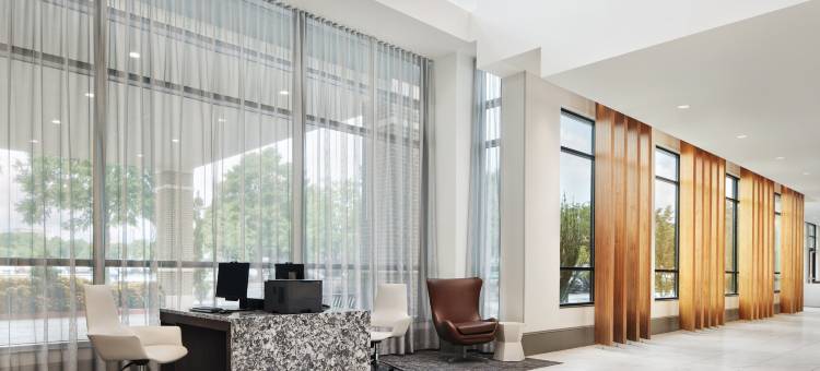 亚特兰大机场北部希尔顿安泊酒店(Embassy Suites by Hilton Atlanta Airport North)图片