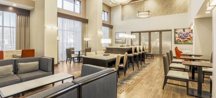 温莎索诺玛酒乡希尔顿欢朋旅馆&套房酒店(Hampton Inn & Suites Windsor - Sonoma Wine Country)图片