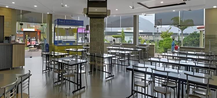 内姆拉纳贝罗尔国王公路酒店(Hotel Highway King Behror)图片