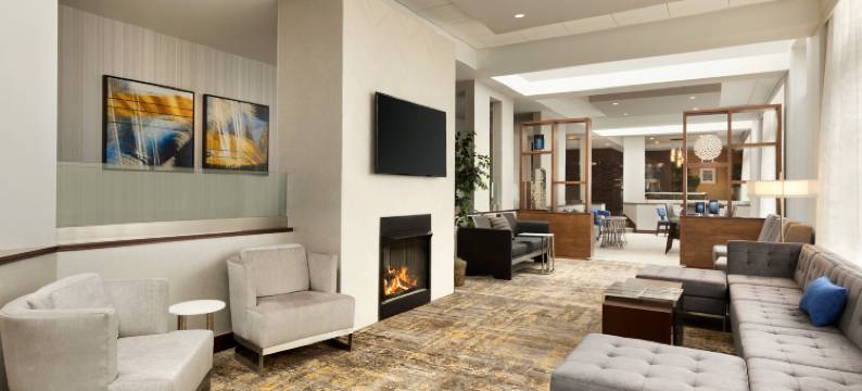 哈特福布拉德利机场希尔顿逸林酒店(DoubleTree by Hilton Hartford - Bradley Airport)图片