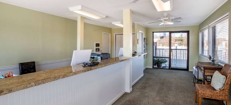 罗德威旅馆及套房 - (柏斯海滩)(Rodeway Inn & Suites)图片