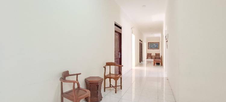 OYO 94019 Griya Wisata伊斯兰酒店(RedDoorz Syariah at Griya Wisata Wonogiri)图片