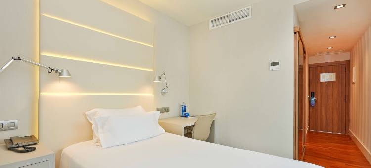 新罕布什尔州勒哥尔特酒店(NH Barcelona les Corts)图片