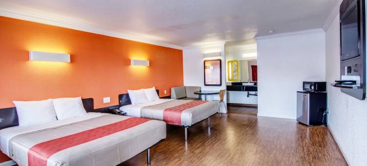 加利福尼亚曼特卡 6 号汽车旅馆(Motel 6 Manteca, CA)图片