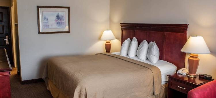 西雅图法伊夫凯艺套房酒店(Quality Inn & Suites Fife Seattle)图片