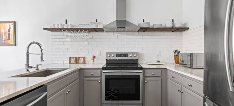 Stylish Comfort and Modern Amenities - Exquisite Charleston Haven图片