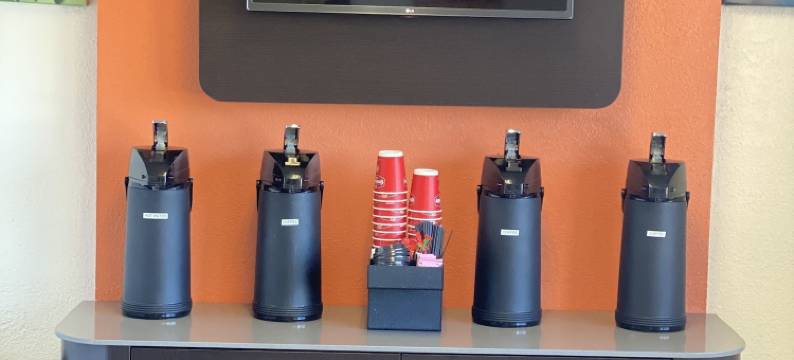 费拉格尔斯塔夫西6号汽车旅馆- 林场村店(Motel 6 Flagstaff, AZ - West - Woodland Village)图片