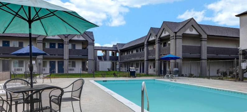 巴顿威洛市中心6号汽车旅馆(Motel 6 Buttonwillow, CA Central)图片