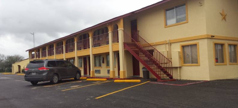 弗拉托尼亚逍遥酒店(Carefree Inn Flatonia)图片