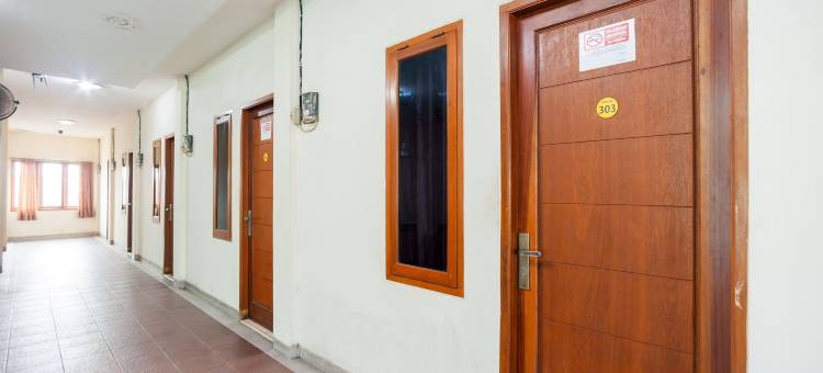 红多兹Plus酒店-近印度尼西亚大学(RedDoorz Plus Near Universitas Indonesia)图片