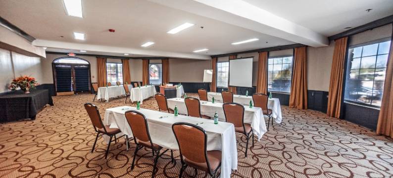 石城堡酒店与会议中心(The Stone Castle Hotel & Conference Center)图片