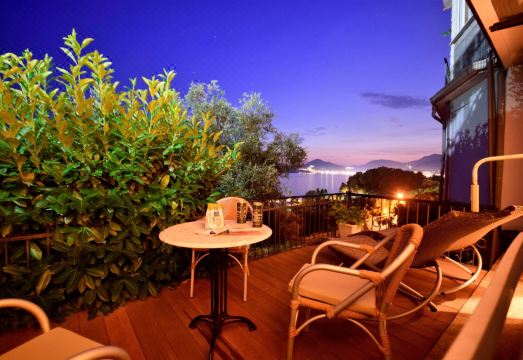 Monte Perla Residence Hotel Overview