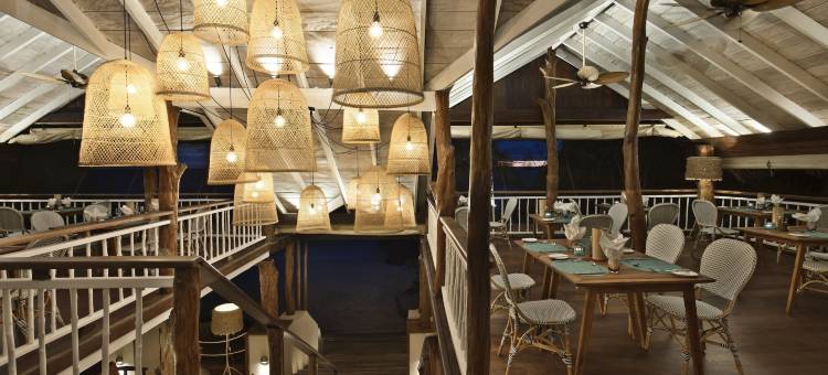 康斯丹萨哈班其娜(Constance Tsarabanjina - All Inclusive)图片