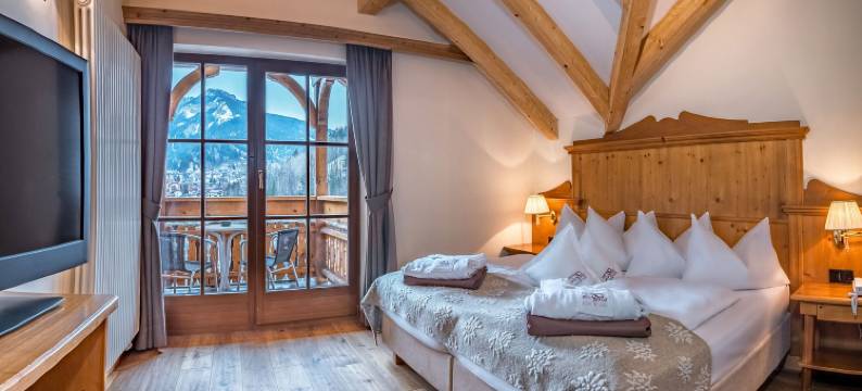 拉佩拉阿尔平与维塔尔酒店(Alpin & Vital Hotel la Perla)图片