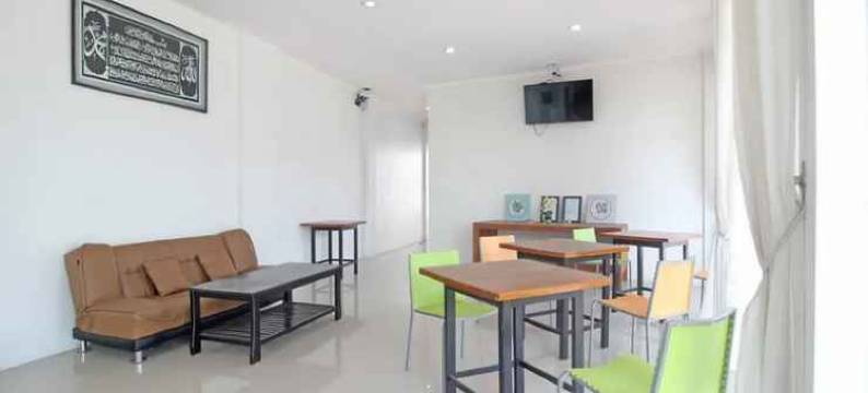 红多兹酒店-塞拉坦加兰灵罗德(RedDoorz @ Jalan Ringroad Selatan)图片