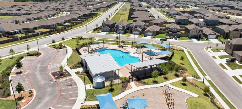 迷人的四卧室宽敞后院在赫托(Charming 4BR Home w Spacious Backyard in Hutto)图片