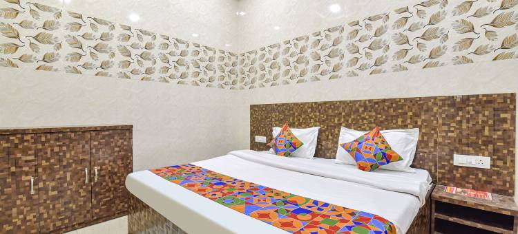 Fabhotel 玛伽雅特丽萨丹(FabHotel Maa Gayatri Sadan - Nr Pram Mandir Shree Banke Bihari Temple)图片
