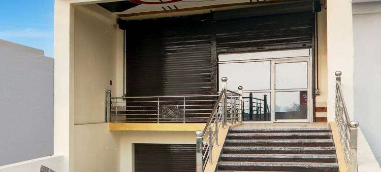 Spot on by OYO Royal Villa Hotel图片
