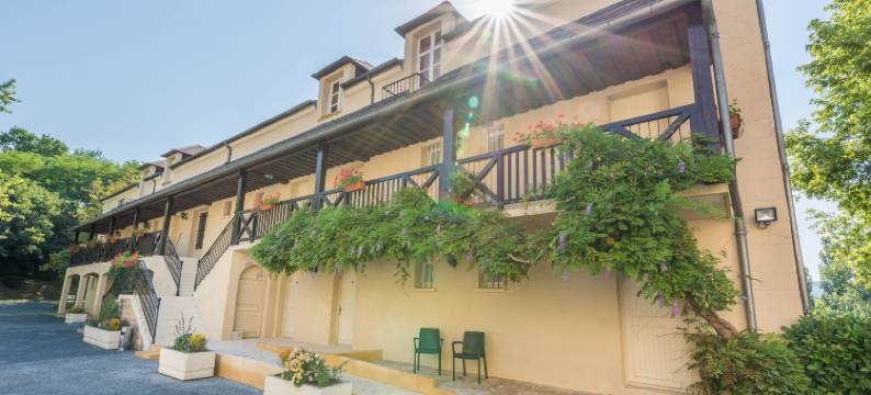 普伊罗伯特城堡酒店(Château de Puy Robert Lascaux - A proximité Grotte de Lascaux - Hôtel Avec Piscine chauffée - Sarlat)图片