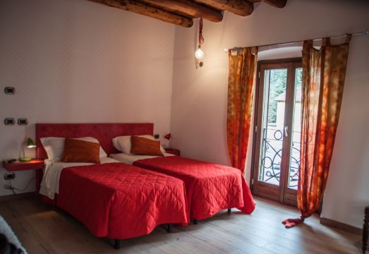 B&B Santa Lucia & Smeraldo Hotel Overview