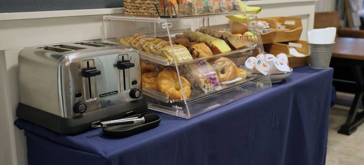 海港风酒店(Harbor Winds Hotel)图片