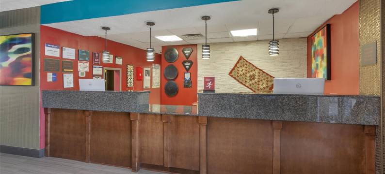 盖洛普贝斯特韦斯特优质套房酒店(Best Western Plus Gallup Inn  Suites)图片