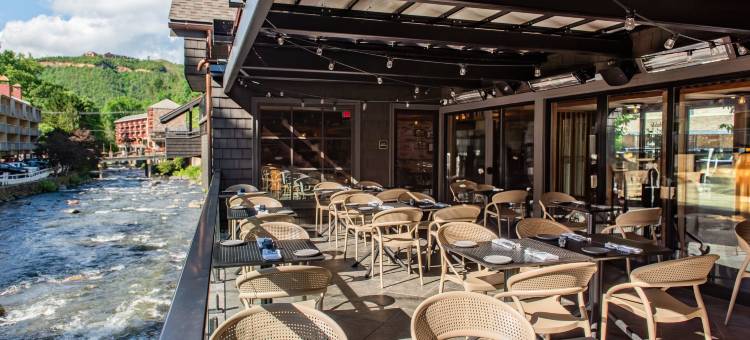 历史洛基沃特斯旅馆-小型豪华酒店(Historic Rocky Waters Inn, A Small Luxury Hotel)图片