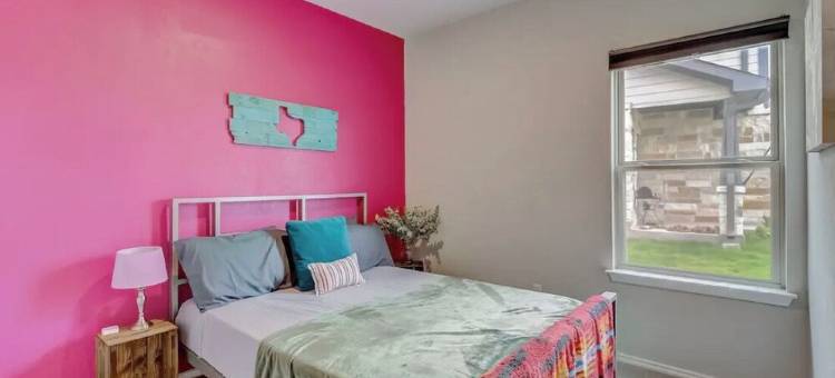 NEW! Texy-Mexy Bungalow: Spacious 3-Bedroom House w/ Full Access & Pets Welcome!图片