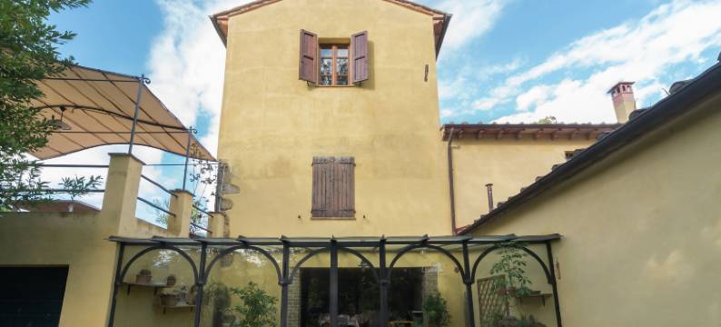 Escape in Rosignano Hills图片