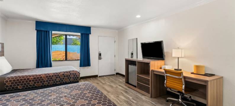 约书亚树国家公园美洲最佳价值套房酒店(Americas Best Value Inn and Suites Yucca Valley)图片