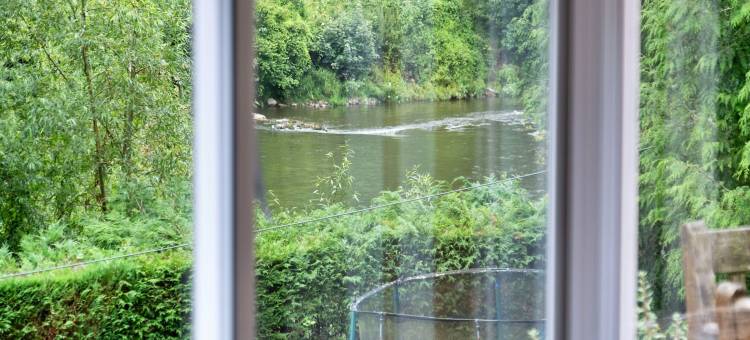 Lodge by River Wye with Private River Access图片