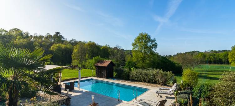 Poolside Haven in Salles图片