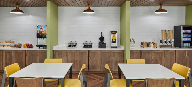 底特律法明顿山万枫酒店(Fairfield Inn & Suites Detroit Farmington Hills)图片