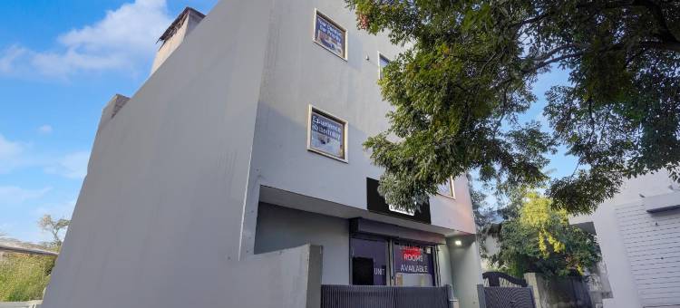 The White Solitaire图片