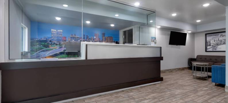 温德姆速8酒店-沃斯堡娱乐区(Super 8 by Wyndham Fort Worth Entertainment District)图片