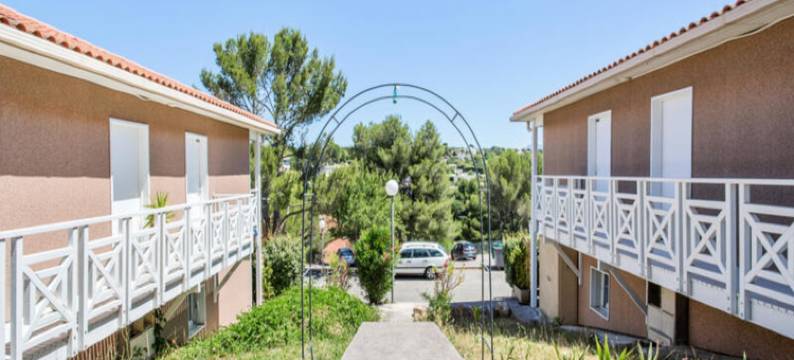 Apartment in Carnoux near Cassis Beaches图片