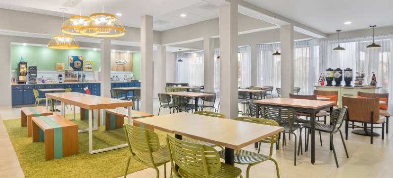 希尔顿贝滕多夫四城-spark酒店(Spark by Hilton Bettendorf Quad Cities)图片