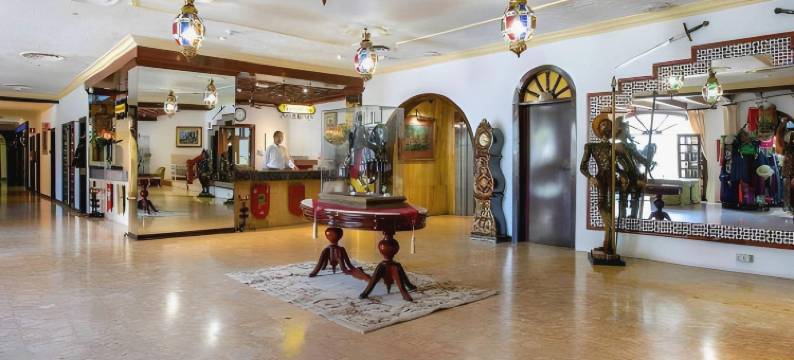 雷伊卡洛斯酒店(Rey Carlos)图片