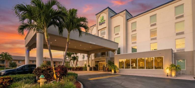 智选假日套房酒店可可比奇海滩(Holiday Inn Express & Suites COCOA BEACH by IHG)图片