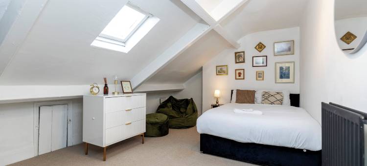 盖茨黑德明亮的四卧室复式公寓(Bright 4-bedroom Maisonette in Gateshead)图片