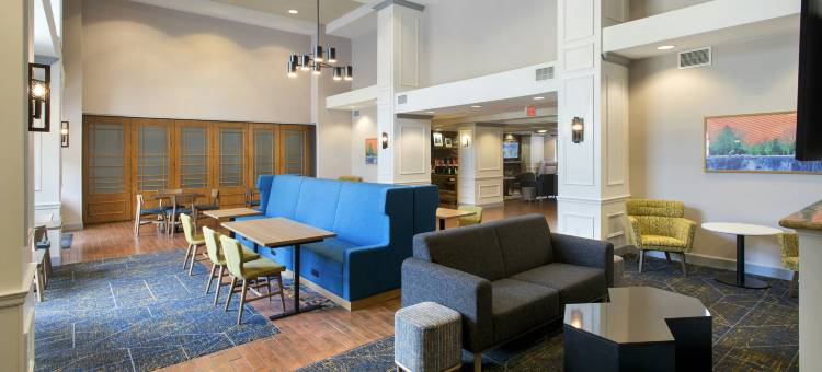 新哈特福德欢朋套房酒店(Hampton Inn & Suites New Hartford)图片