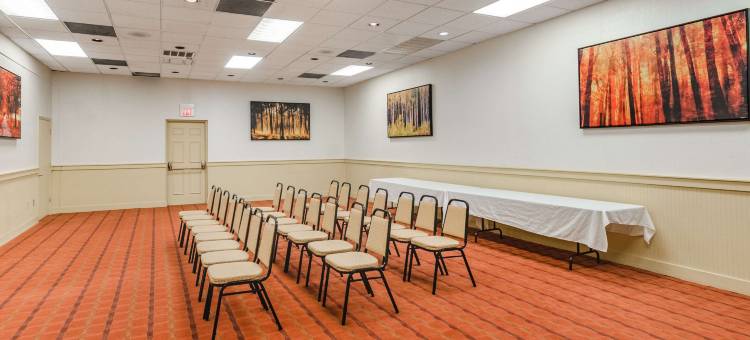 拉福德-西布莱克斯堡I-81品质酒店(Quality Inn Radford-West Blacksburg I-81)图片