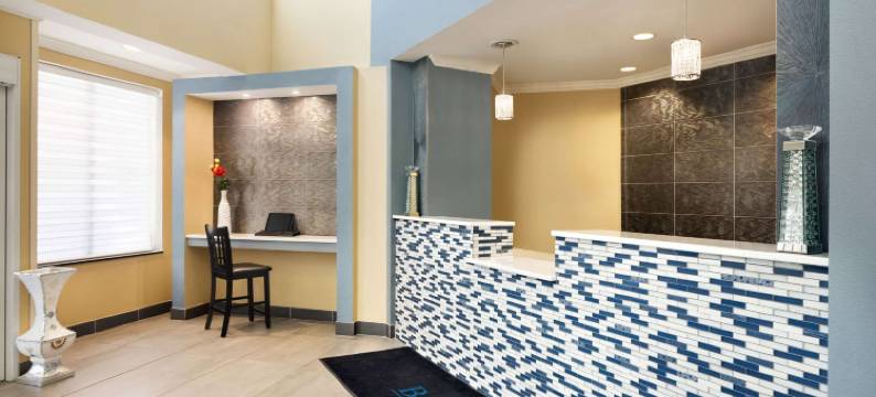 伦纳德堡-圣罗伯特呗盟套房酒店(Baymont by Wyndham Ft. Leonard/Saint Robert)图片