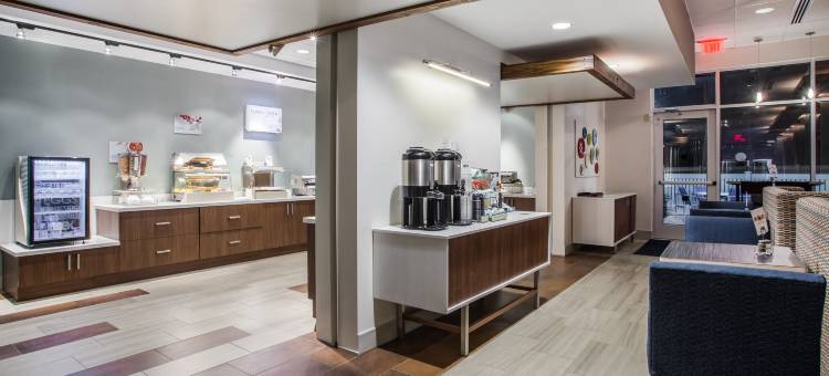 智选假日酒店-昆斯伯里/乔治湖区(Holiday Inn Express & Suites Queensbury - Lake George Area)图片