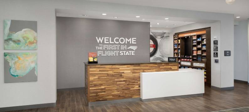 夏洛特机场普安特湖欢朋套房酒店(Hampton Inn & Suites Charlotte Airport Lake Pointe)图片