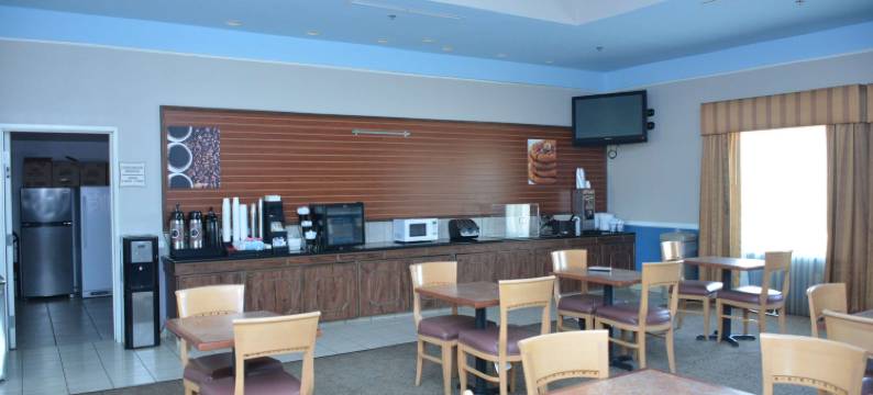 布伦纳姆呗盟酒店(Baymont by Wyndham Brenham)图片